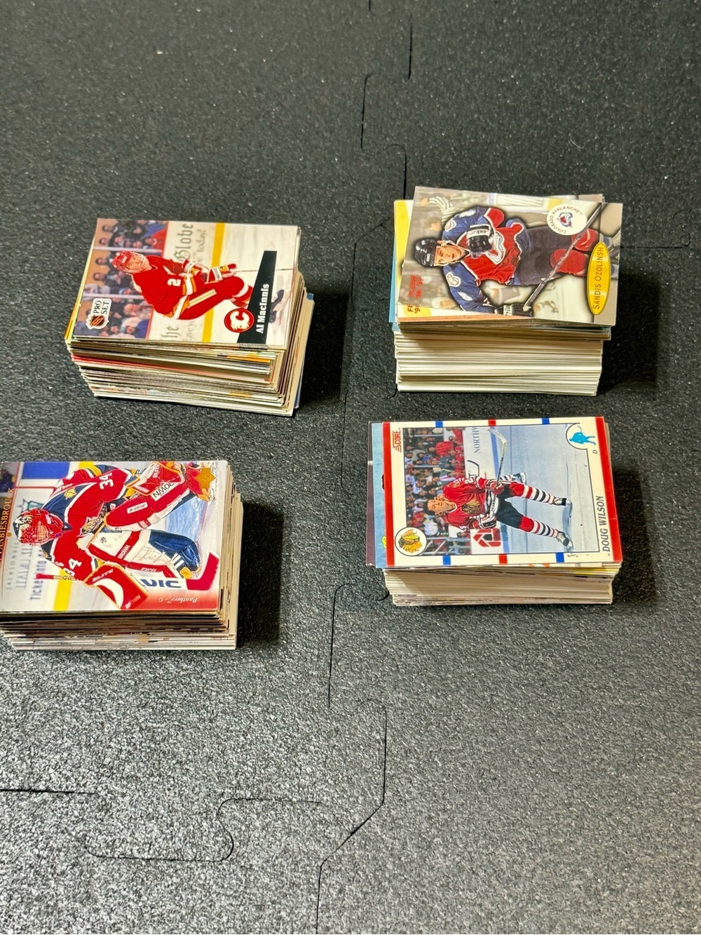 Mixed Lot Of 1990s NHL cards​